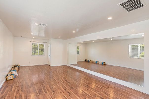 Empty room, Interior, Recessed Lighting, Wood Texture Flooring