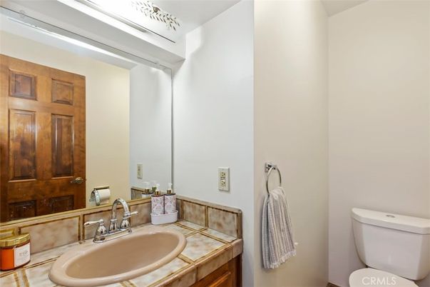 Bathroom, Interior, Tile Countertops