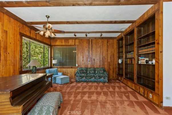 Interior, Living room, Piano, Wooden Beams, Wooden Walls