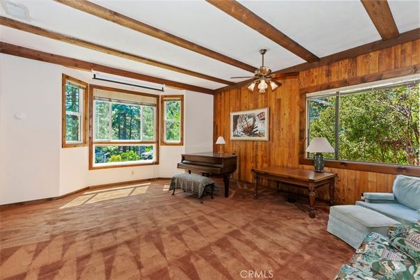 Interior, Piano, Wooden Beams, Wooden Walls