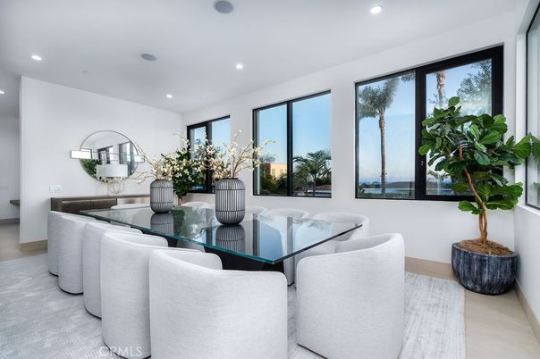 Dining room, Interior, Recessed Lighting