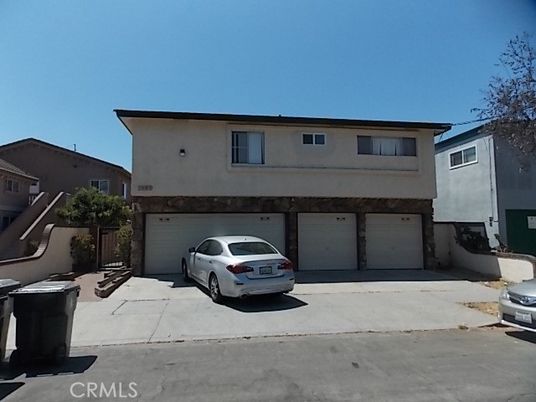 Attached, Exterior, Facade, Modern