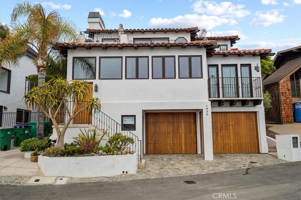 Attached, Exterior, Facade, Spanish Mediterranean