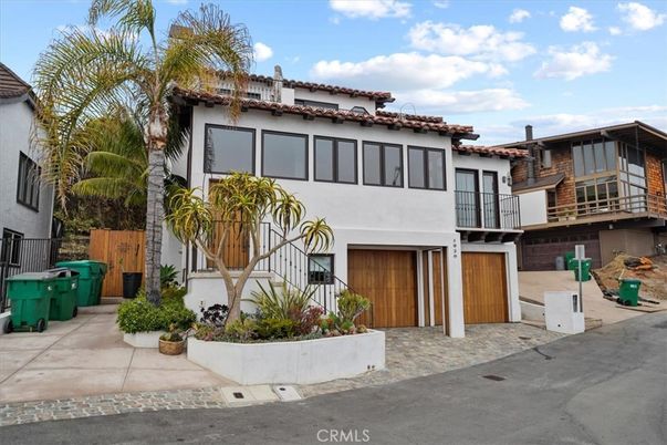 Attached, Exterior, Facade, Spanish Mediterranean