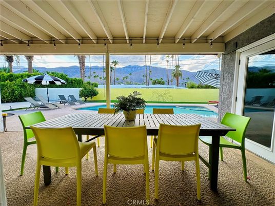 Dining room, Exterior, Pool