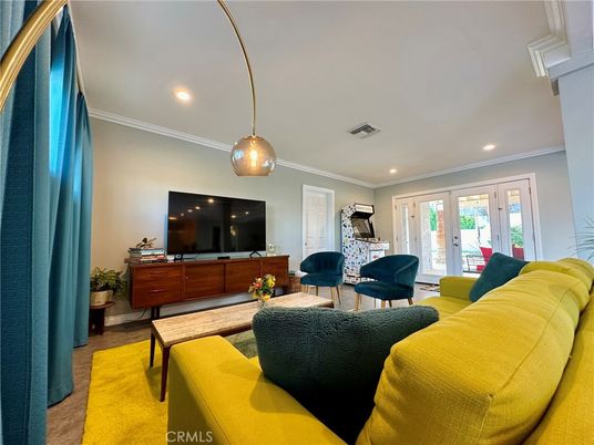 Interior, Living room, Pendant Lights, Recessed Lighting