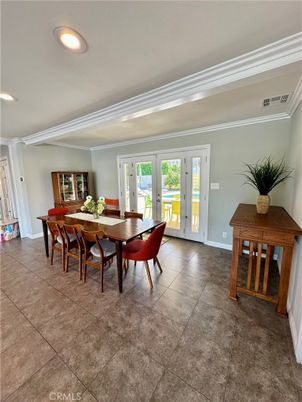 Dining room, Interior, Recessed Lighting