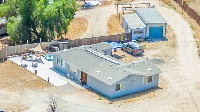 Exterior, Drone
