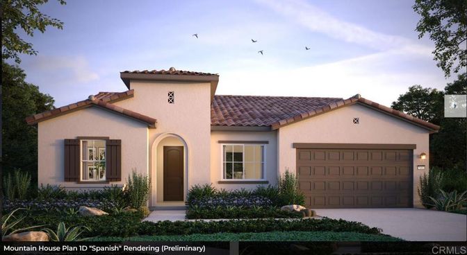 Attached, Exterior, Facade, Mediterranean