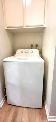 Interior, Washer, Wood Texture Flooring