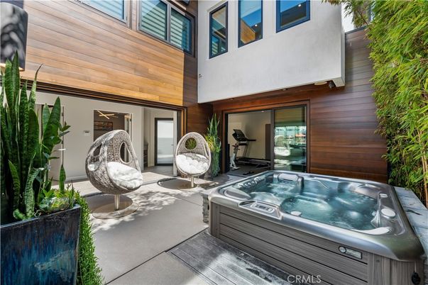 Exterior, Hot Tub