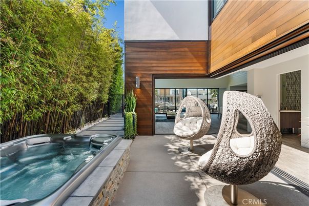 Exterior, Hot Tub