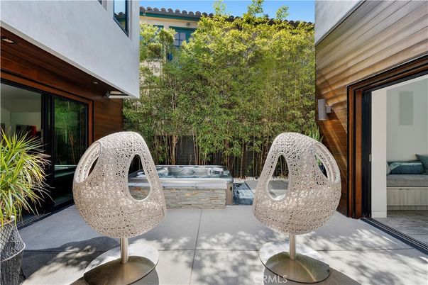 Exterior, Hot Tub