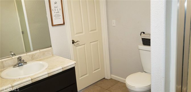 Bathroom, Interior, Tile Countertops