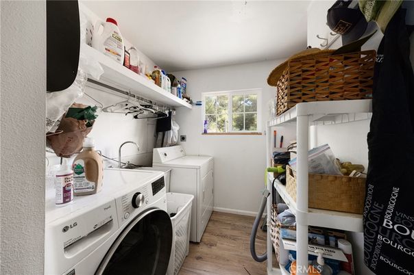 Interior, Washer, Wood Texture Flooring
