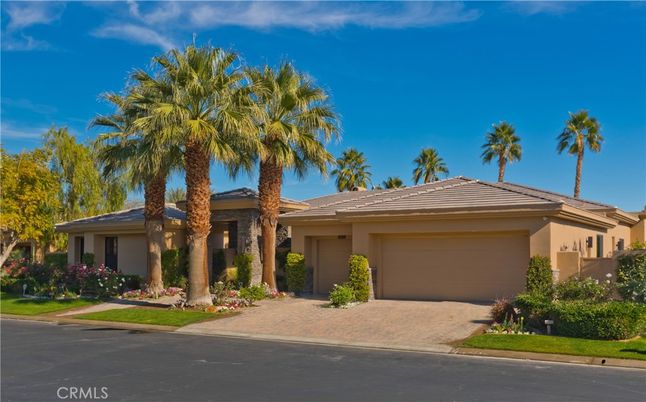 Attached, Exterior, Facade, Ranch