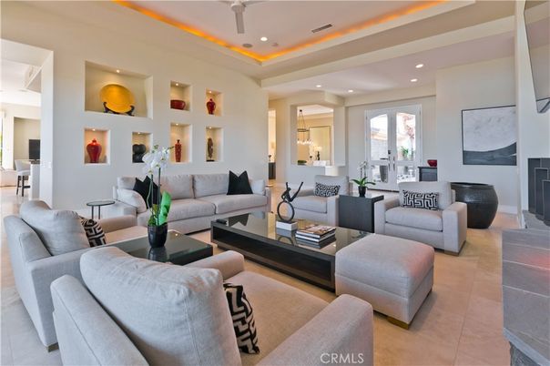 Interior, Living room, Pendant Lights, Recessed Lighting
