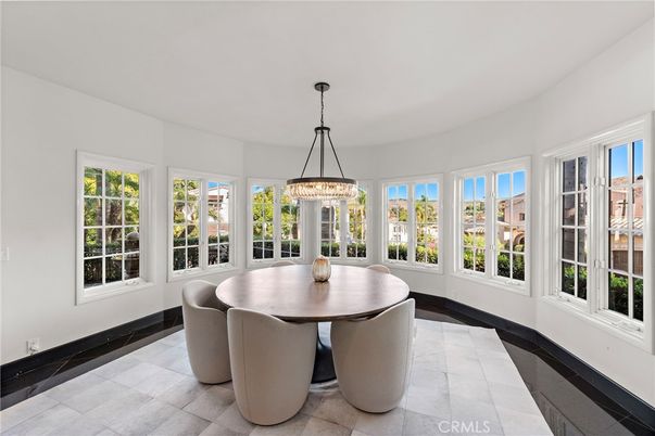 Chandelier, Dining room, Interior, Pendant Lights