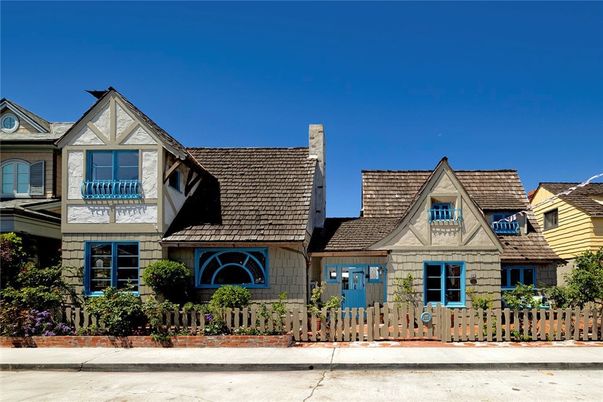 Exterior, Facade, Tudor Revival
