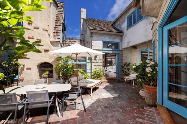 Exterior, Fireplace