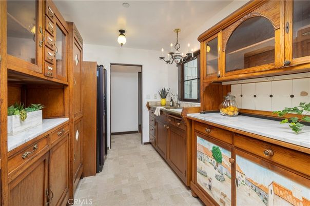 Chandelier, Interior, Kitchen