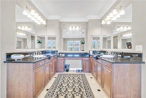 Bathroom, Dual Sink Vanities, Interior