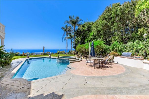 Exterior, Pool, Water