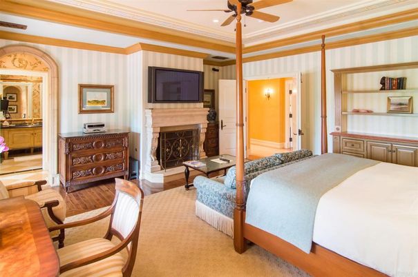 Bedroom, Fireplace, Interior, Recessed Lighting, Wood Texture Flooring