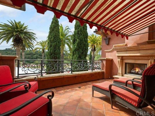 Exterior, Fireplace