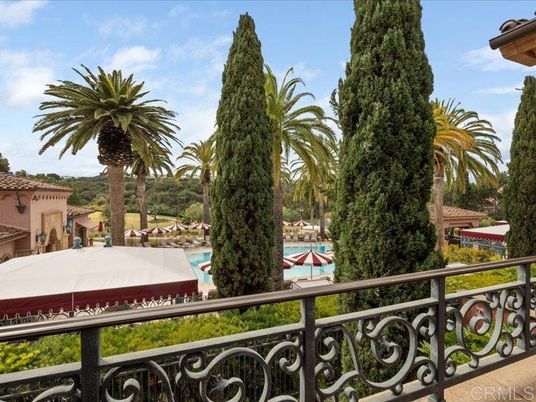 Exterior, Pool, Other