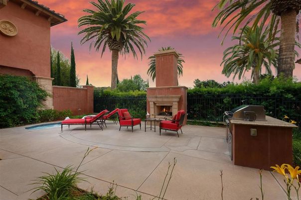 Exterior, Fireplace, Pool