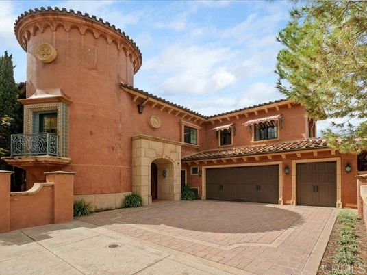 Attached, Exterior, Facade, Mediterranean