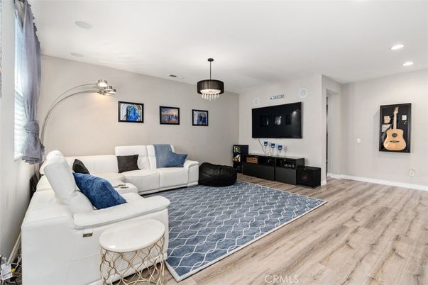 Interior, Living room, Pendant Lights, Recessed Lighting, Wood Texture Flooring