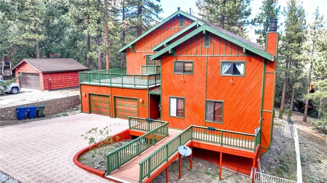 Detached Garage, Exterior