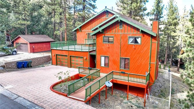 Detached Garage, Exterior