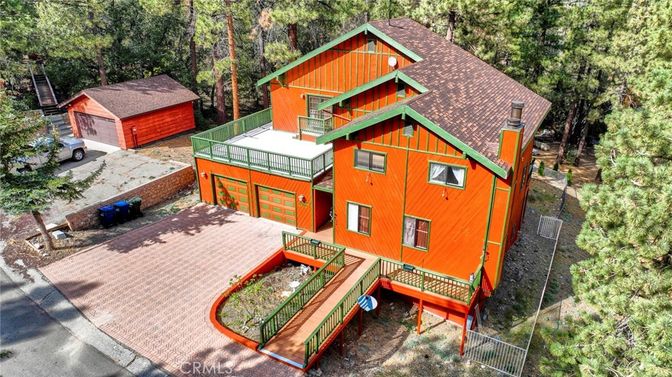 Exterior, Drone