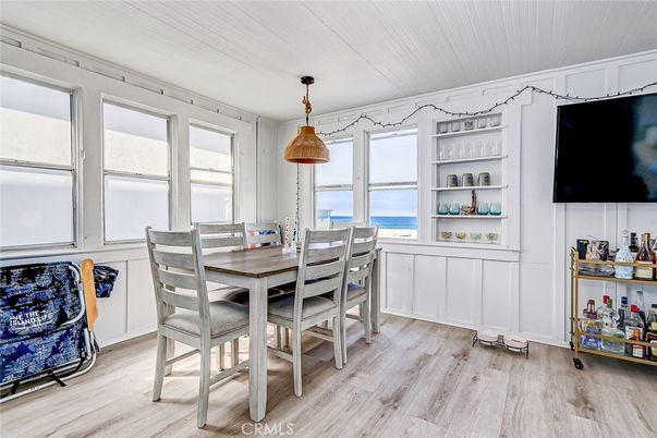 Dining room, Interior, Pendant Lights, Water, Wood Texture Flooring