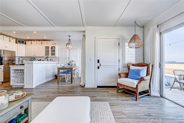 Dining room, Interior, Kitchen, Pendant Lights, Recessed Lighting, Wood Texture Flooring