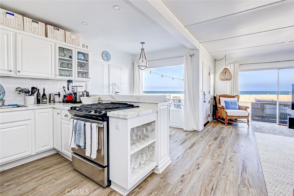 Interior, Kitchen, Pendant Lights, Recessed Lighting, Water, Wood Texture Flooring