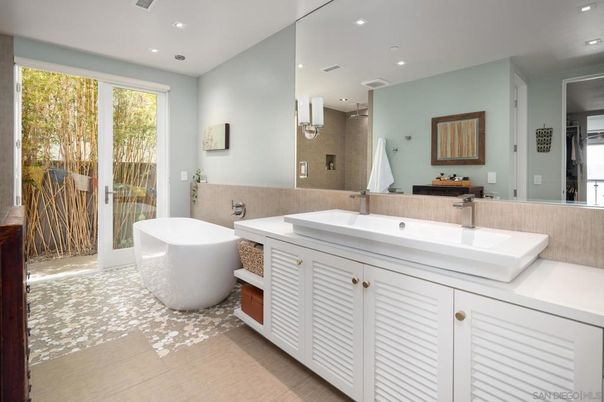 Bathroom, Dual Sink Vanities, Free Standing Baths, Interior, Recessed Lighting