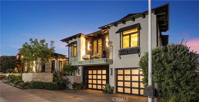 Attached, Exterior, Facade, Modern