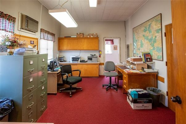 Home Office, Interior