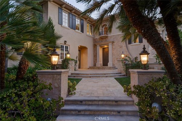 Exterior, Facade, Mediterranean