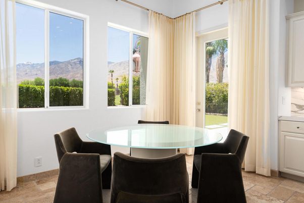 Dining room, Interior