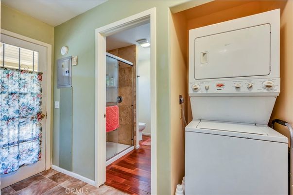 Bathroom, Interior, Utility Closets, Washer, Wood Texture Flooring
