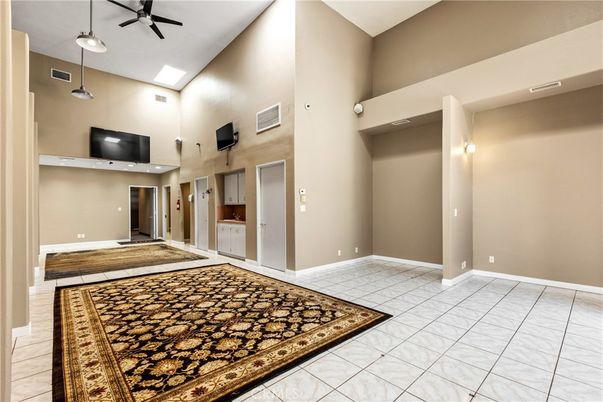 Empty room, Interior, Pendant Lights, Recessed Lighting