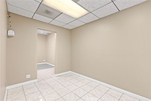 Empty room, Interior, Marble, Recessed Lighting