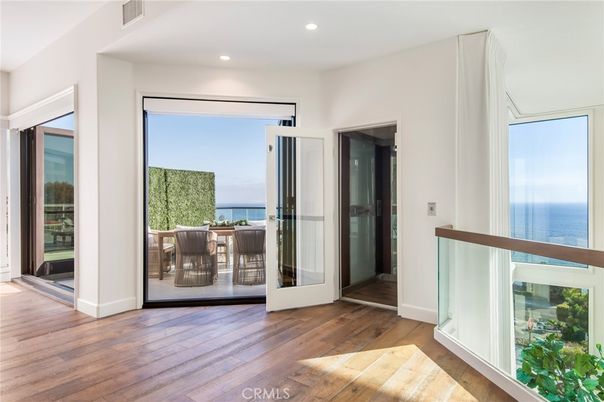 Interior, Recessed Lighting, Water, Wood Texture Flooring