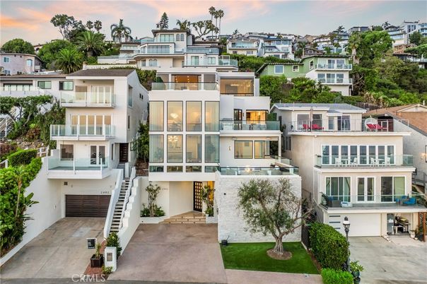 Attached, Exterior, Facade, Modern