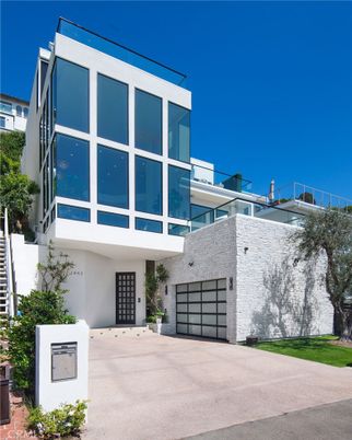 Attached, Exterior, Facade, Modern